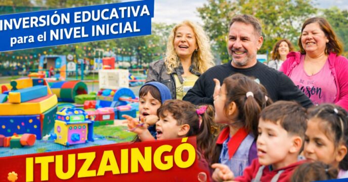 Pablo Descalzo junto a niños y docentes en Ituzaingó entregando nuevos juegos y materiales a jardines de infantes.