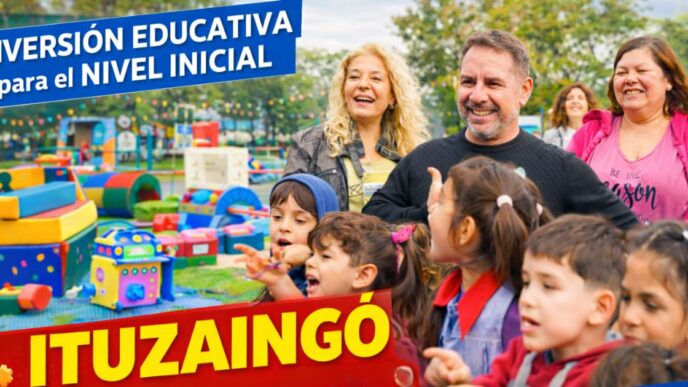 Pablo Descalzo junto a niños y docentes en Ituzaingó entregando nuevos juegos y materiales a jardines de infantes.
