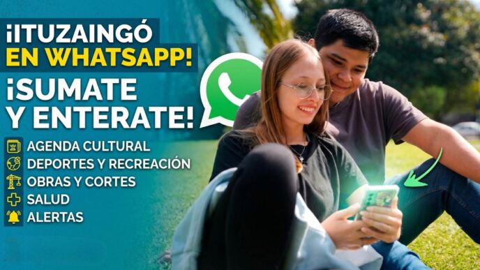 Pareja joven sonriendo mientras mira su celular para suscribirse al nuevo canal de WhatsApp Ituzaingó