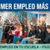 Miniatura de alto impacto de la noticia: '¡TU PRIMER EMPLEO MÁS CERCA!'. Imagen modificada de un taller en el Auditorio Néstor Kirchner con estudiantes interactuando y texto superpuesto claro sobre el programa 'Camino al Empleo en tu Escuela - Ituzaingó'. Incluye íconos de CV y escudo municipal.