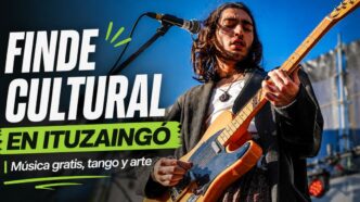 Músico tocando guitarra en vivo durante una actividad cultural gratuita en Ituzaingó, parte de la agenda cultural del fin de semana con música, tango y arte.