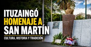 Monumento al General José de San Martín en Ituzaingó durante un homenaje con ofrendas florales